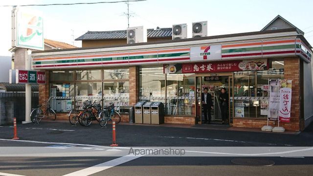コンビニ　セブンイレブン（コンビニ）まで358m