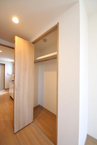 収納　※同タイプ部屋の写真です。