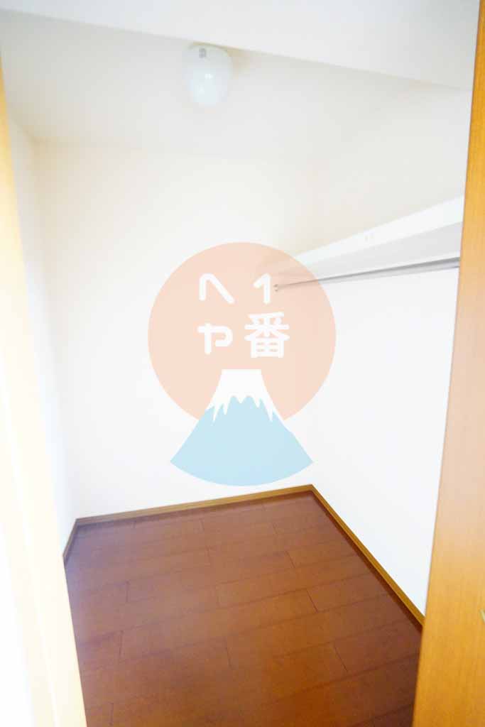 収納　ウォークインクローゼット　※参考写真です