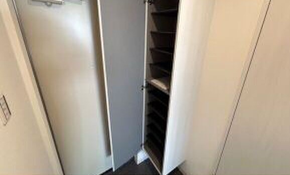 玄関　※参考写真