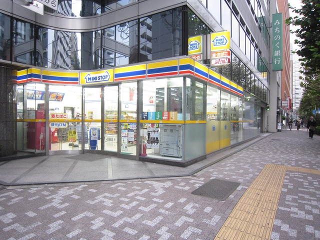 コンビニ　ミニストップ（コンビニ）まで190m