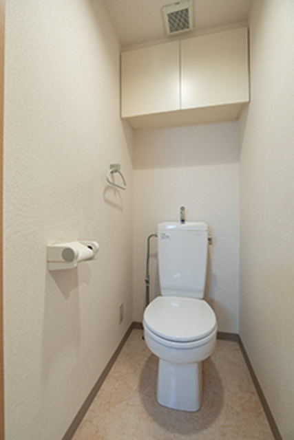 トイレ　※写真は同タイプ住戸です。