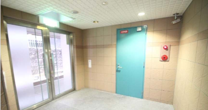 地下鉄谷町線 南森町駅 徒歩6分 11階建 築30年の外観写真