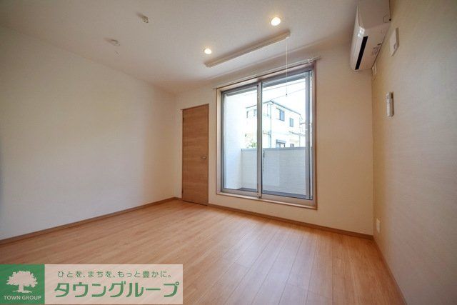 REGALEST谷塚の居間写真