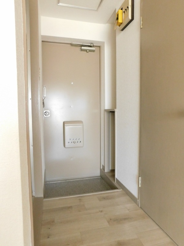 サンローズ小林の玄関写真