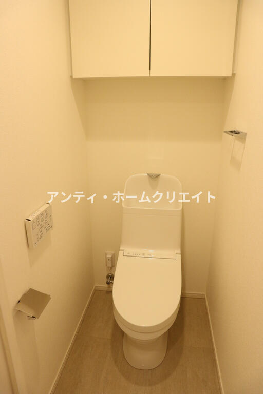 トイレ　同タイプ4階の室内写真となります