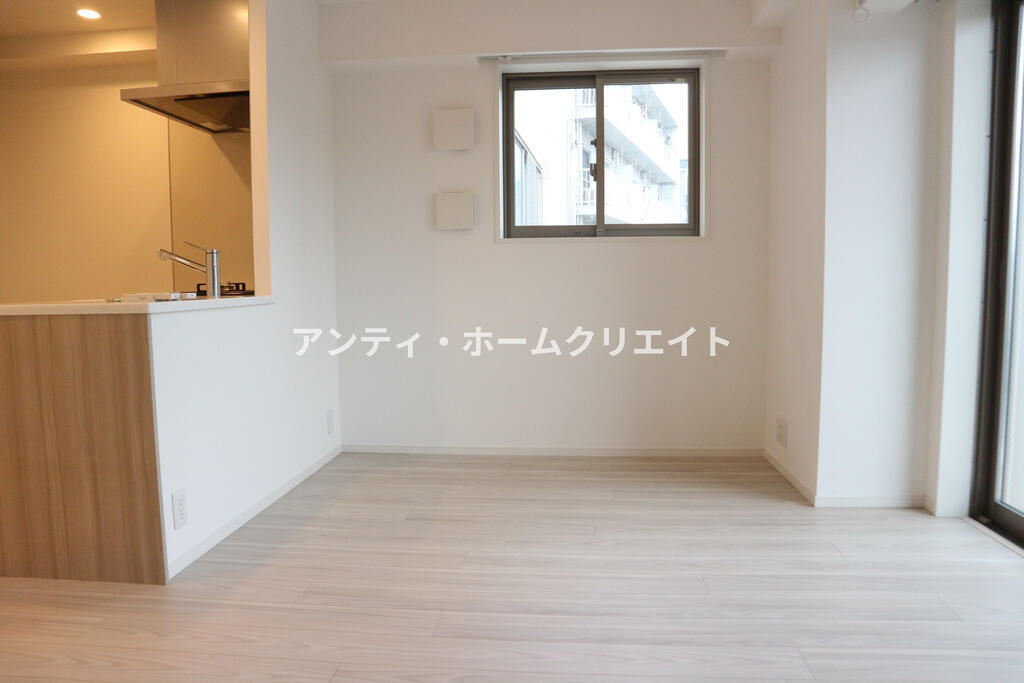 居室・リビング　同タイプ4階の室内写真となります