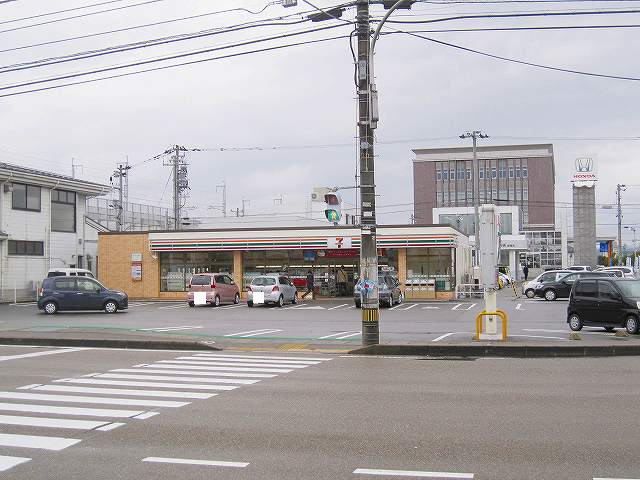 コンビニ　セブンイレブン（コンビニ）まで750m