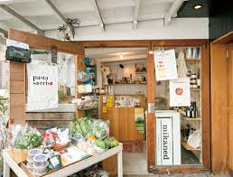 飲食店　GOOD NEIGHBORS FINE FOODS(グッド（飲食店）まで268m