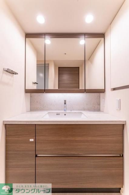 洗面設備　※写真は同タイプ住戸です。