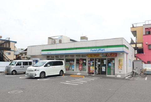 コンビニ　ファミリーマート（コンビニ）まで400m