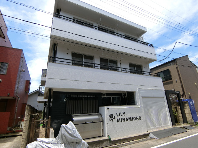 建物外観　外壁全面塗装完了