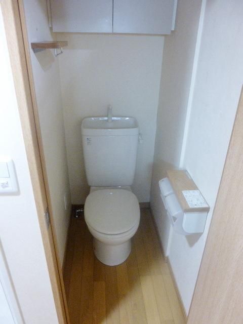 トイレ　★トイレに収納が付いています★
