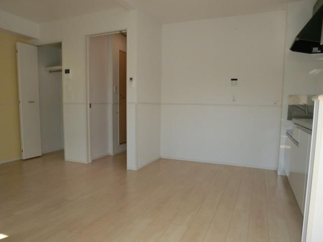 居室・リビング　最上階角部屋です