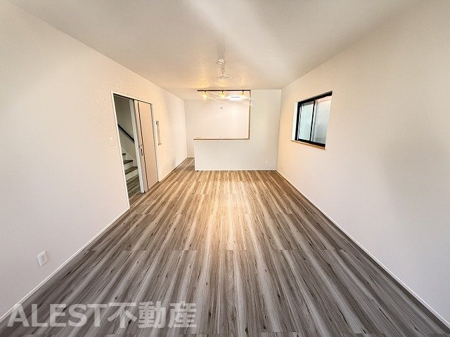 東豊中町3丁目戸建ての居間写真