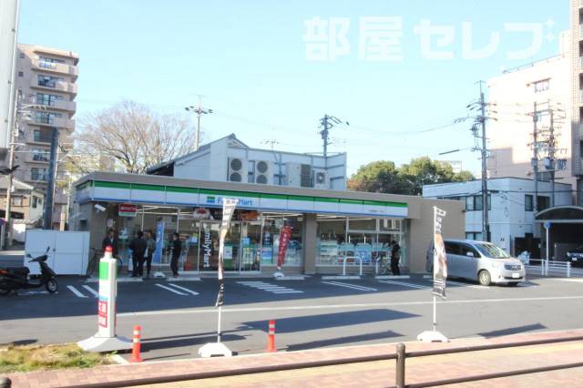 コンビニ　ファミリーマート 昭和鶴舞二丁目店（コンビニ）まで20m