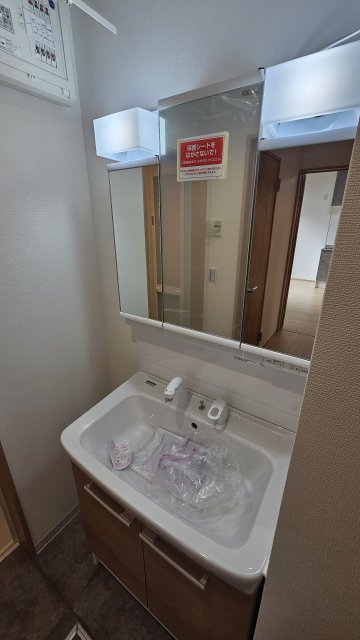 阪神本線 鳴尾・武庫川女子大前駅 徒歩6分 3階建 築2年の内装写真