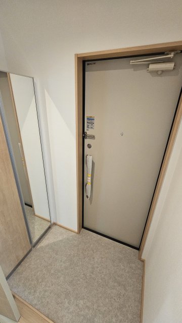 阪神本線 鳴尾・武庫川女子大前駅 徒歩6分 3階建 築2年の玄関写真