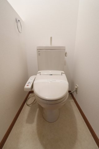 地下鉄空港線 藤崎駅 徒歩7分 4階建 築22年のトイレ写真