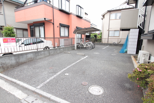 駐車場　★駐車場★（空き状況・使用料等詳細はご確認下さい）