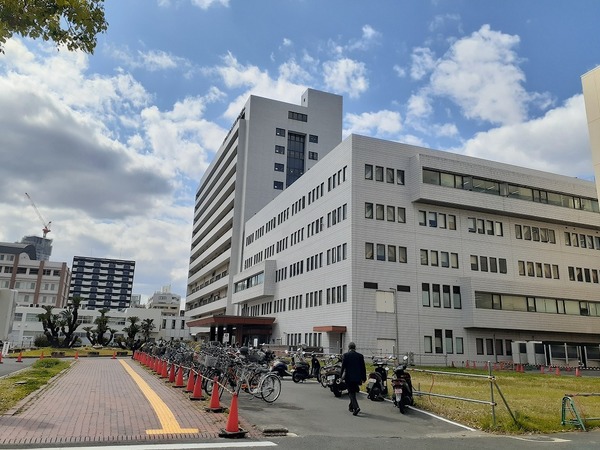 病院　地方独立行政法人大阪府立病院機構（病院）まで881m