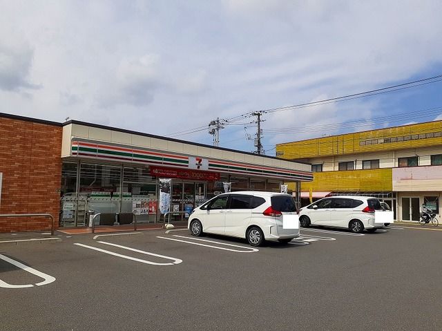 コンビニ　セブンイレブン（コンビニ）まで240m