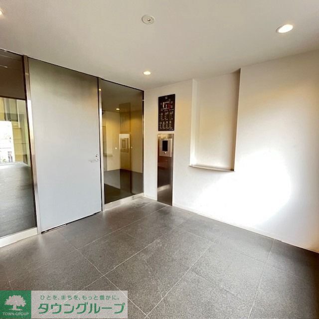 エントランス　お問合せはタウンハウジングまで！※現地待合わせ相談可能