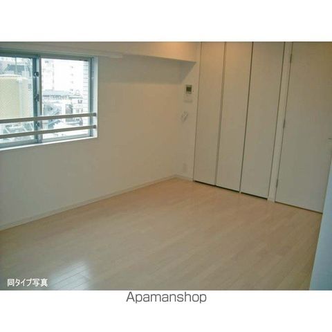 コンフォリア東池袋EASTの居間写真