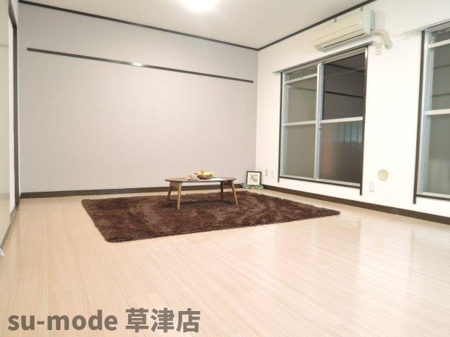 ヴィラ葉山の居間写真