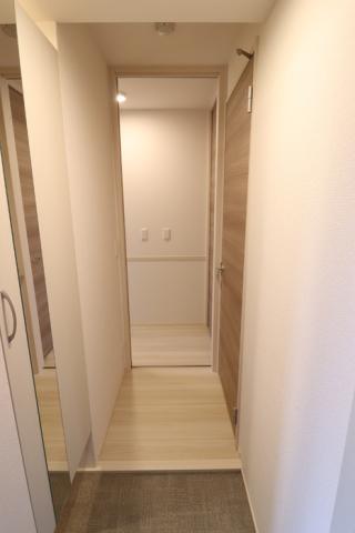 玄関　※同タイプ部屋の写真です。