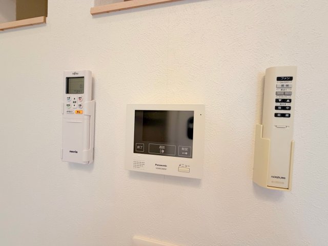 セキュリティ　TVモニターホンで来客が誰か確認してから開けて下さいね