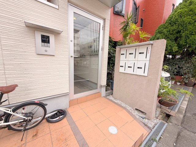 エントランス　綺麗なエントランスです。