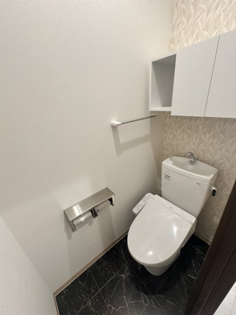 トイレ　※3階のお部屋の参考写真、現況優先※