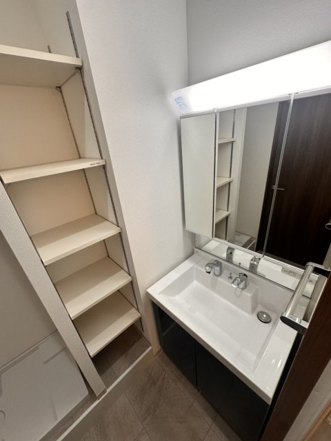 洗面設備　※3階のお部屋の参考写真、現況優先※