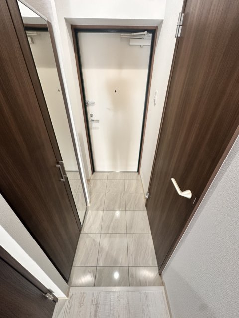 玄関　※3階のお部屋の参考写真、現況優先※