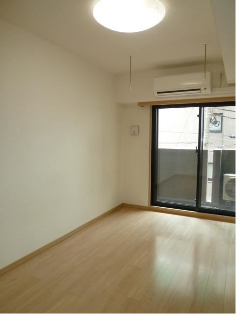 居室・リビング　※同物件、別部屋になります。