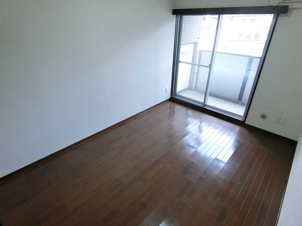 居室・リビング　※同物件、別部屋になります。
