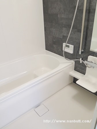 バス・シャワールーム　追い焚き機能付き一坪バス