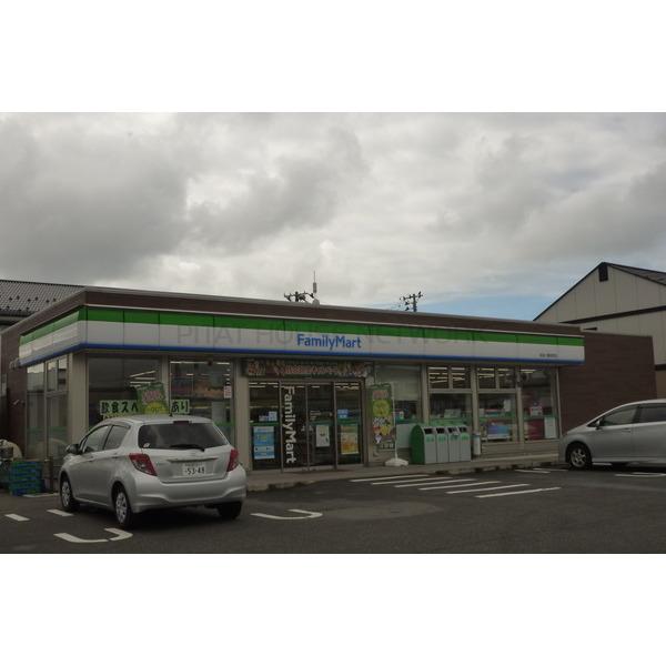 コンビニ　ファミリーマート秋田八橋店（コンビニ）まで703m