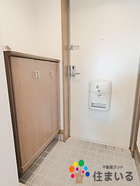 玄関　※写真は同型タイプとなります