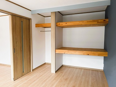 収納　天井までの高さがあるので収納力あります