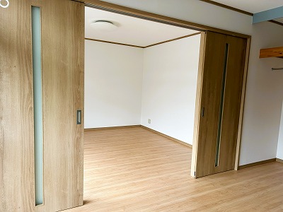 居室・リビング　部屋を繋げて広々使用できます