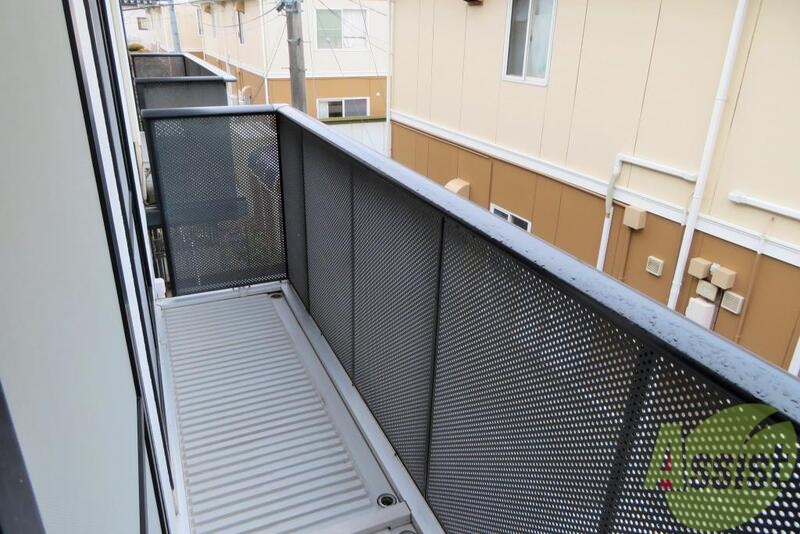 バルコニー　バルコニーは洗濯物もしっかり干せそうな広さです。