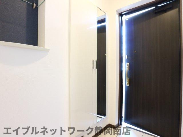 玄関　シンプルで使いやすい玄関です