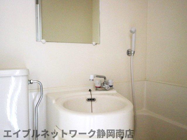 洗面設備　コンパクトで使いやすい洗面所