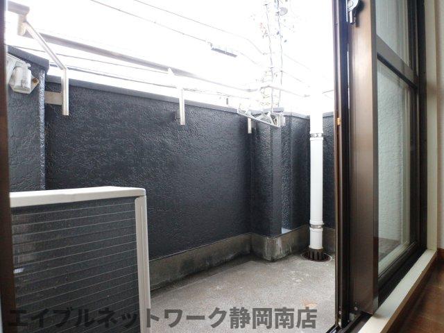 バルコニー　バルコニー付きです