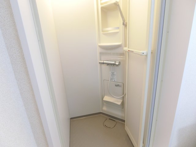 バス・シャワールーム　シャワールームは新品に入替えました。