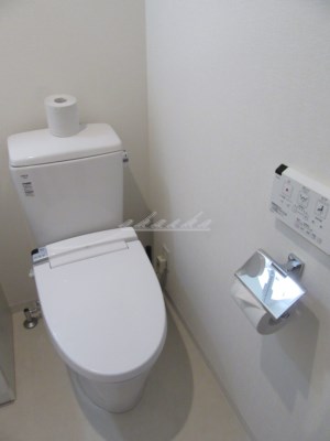 トイレ　別号室参考写真