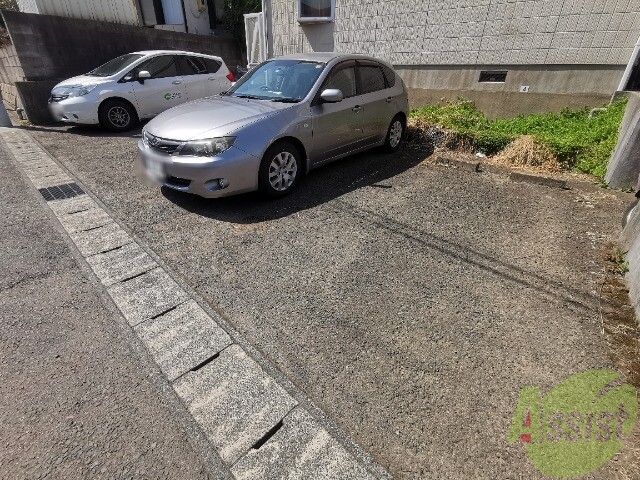 【仙台市泉区南光台南のアパートの駐車場】