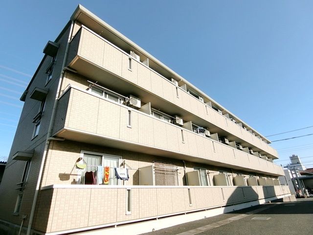 【シャルマンＳ（シャルマンエス）の建物外観】